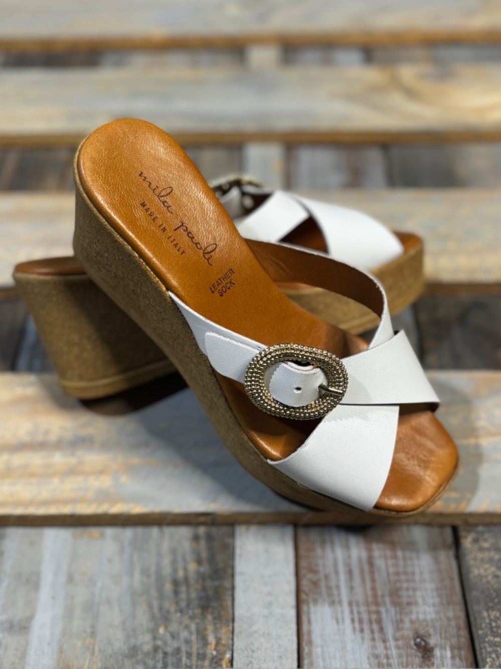 EUC [Mila Paoli] White Leather Wedge Platform Slip On Sandals + Gold Buckle | 7
